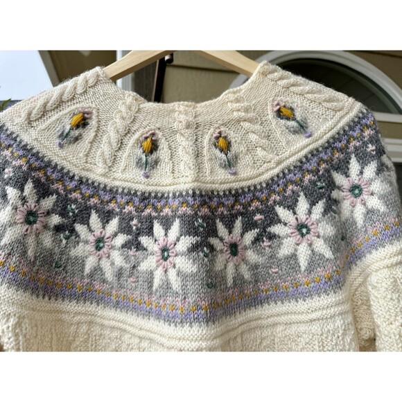 VTG Dale Of Norway Unique Cream Embroidered Wool Sweater Cottagecore Women’s M - Picture 2 of 6